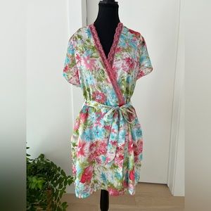JONES NEW YORK Short Floral Silky Robe Tie Waist Short Sleeve Cottagecore Pocket